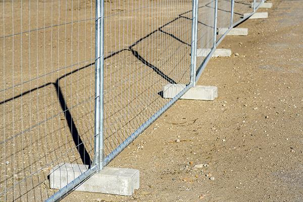 Fence Rental Uniondale workers